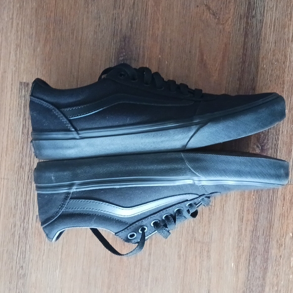 Mens Vans sneakers - Picture 3 of 4